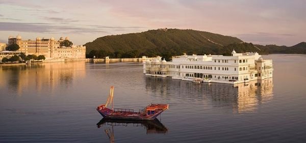 pichola lake