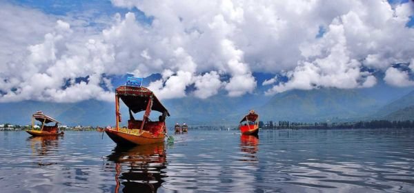 Boat ride on dal lake (1)