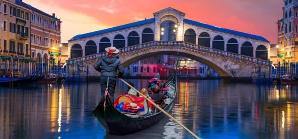 gondola ride venice (1)