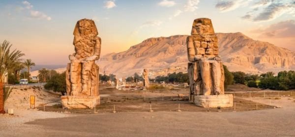 Colossi of memnon (1)